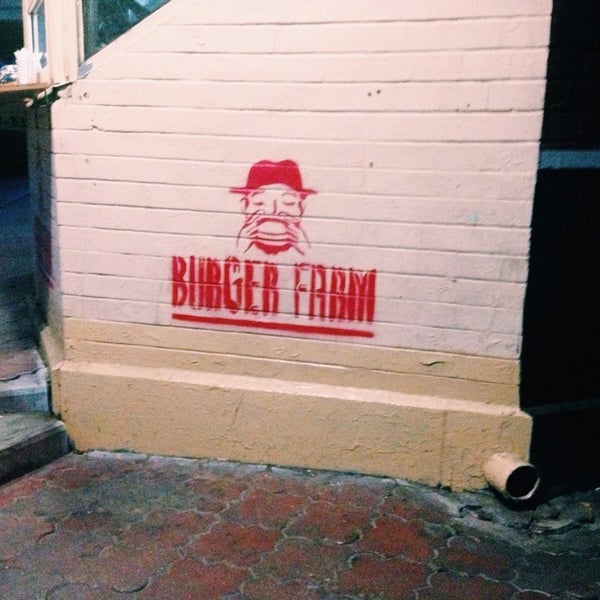 11/16/2014에 Dmytro K.님이 Burger Farm에서 찍은 사진