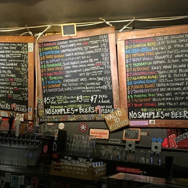 Photo taken at Beer Revolution by Julia P. on 9/13/2019
