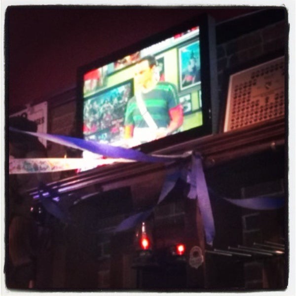 3/30/2013 tarihinde Kelly C.ziyaretçi tarafından Buffalo Pub and Grill'de çekilen fotoğraf