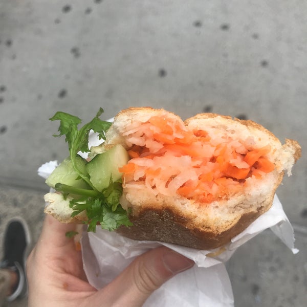 Vegetarian banh mi options are delicious 👍🏼