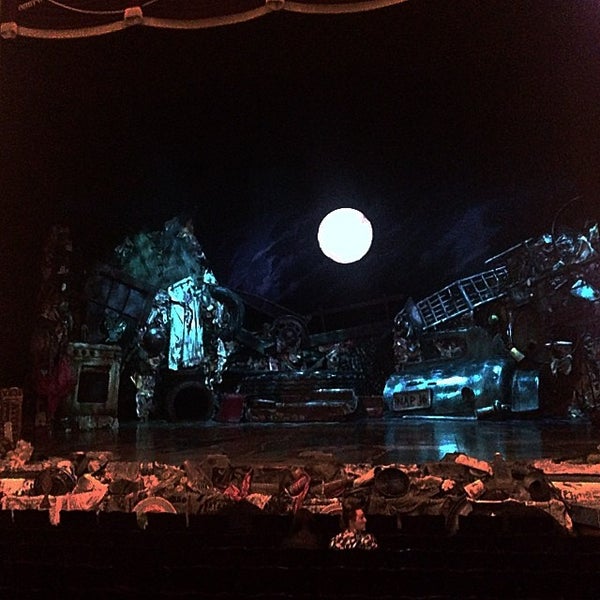 รูปภาพถ่ายที่ The Theatre Royal โดย Paolo L. เมื่อ 7/3/2014