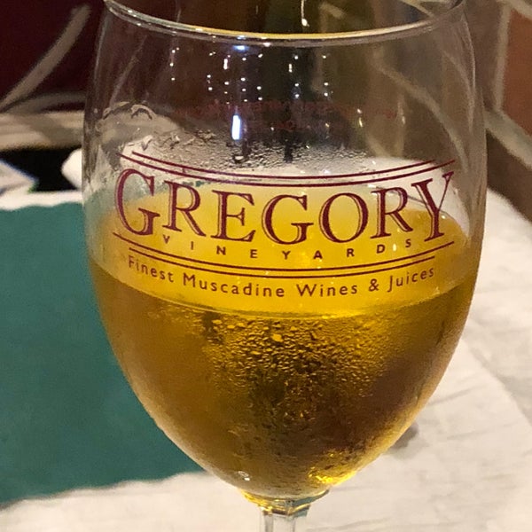 Foto scattata a Gregory Vineyards da 💫Cheri J. il 6/28/2018