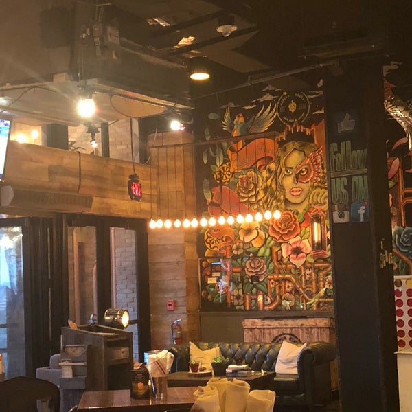 6/8/2018 tarihinde Nicole G.ziyaretçi tarafından Copper Blues Rock Pub &amp; Kitchen'de çekilen fotoğraf