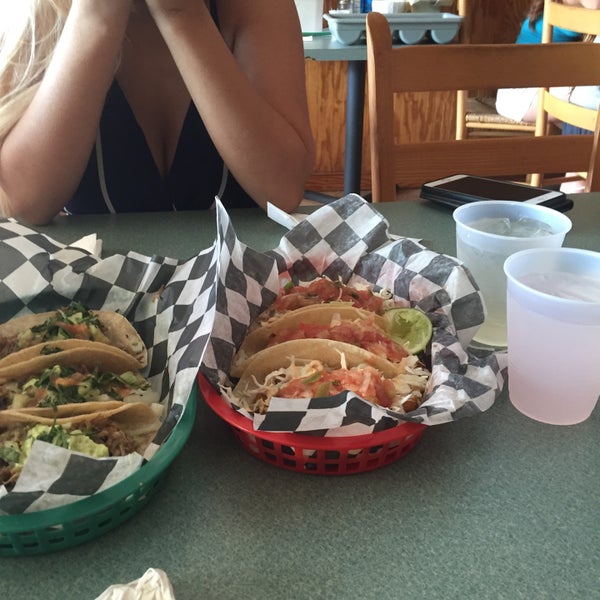 รูปภาพถ่ายที่ Pelon&#39;s Baja Grill โดย Glenn F. เมื่อ 5/16/2015