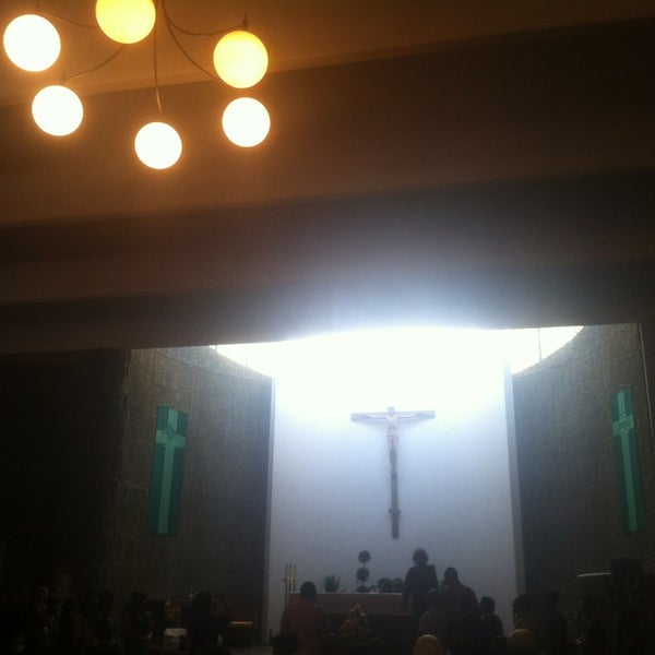 St. Pius X Church Larrymore Lawns 0 tips