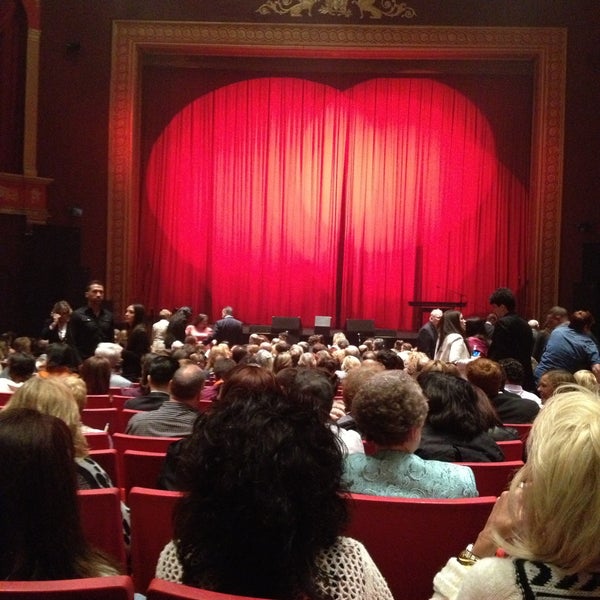 Das Foto wurde bei Bergen Performing Arts Center von James M. am 5/12/2013 aufgenommen