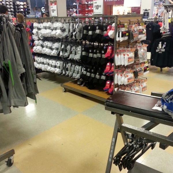 modells jersey gardens mall