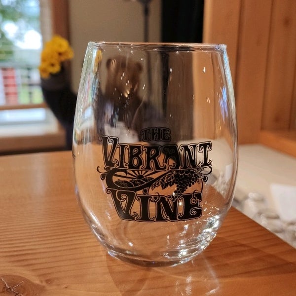 Vibrant Vine Vineyard Wine Bar in Kelowna