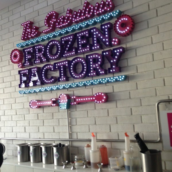 8/24/2013에 LAM님이 The Fabulous Frozen Factory에서 찍은 사진