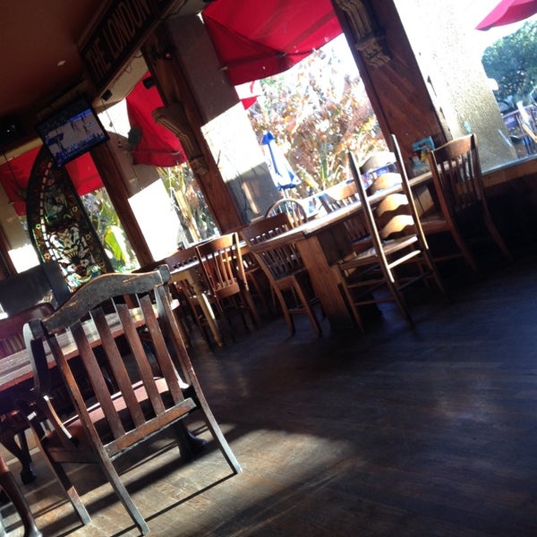 12/18/2013에 Beth R.님이 Oak Hills Tavern에서 찍은 사진