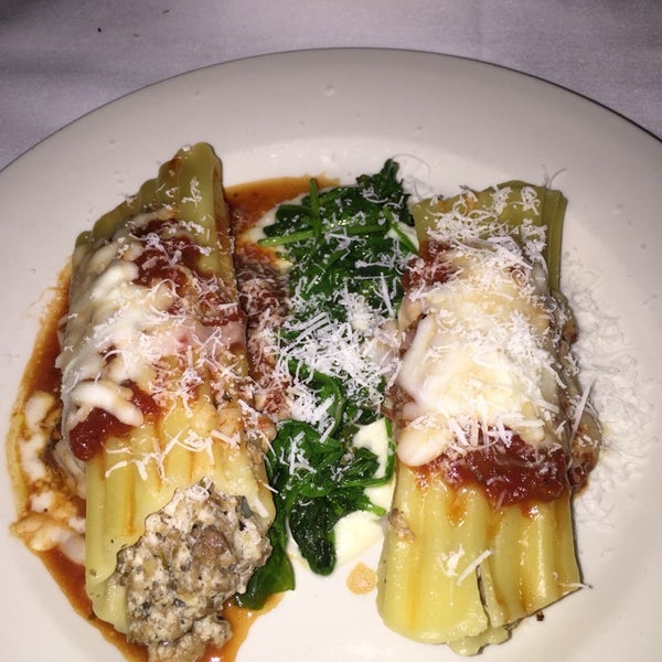 This canelloni was to extremely good. Very fresh ingredients. This dish has cheese, ground beef, veil and a whole lot of deliciousness on the side! Give this a try as it is something not very common.