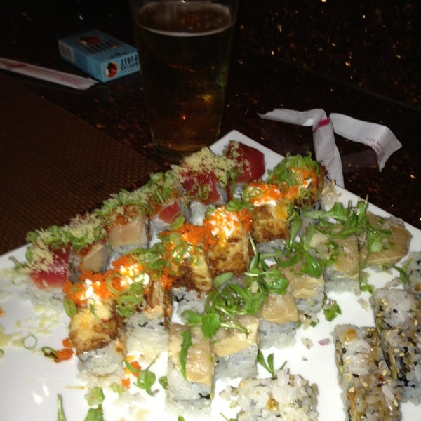 8/16/2013 tarihinde Matthew Z.ziyaretçi tarafından Enso Asian Bistro &amp; Sushi Bar'de çekilen fotoğraf