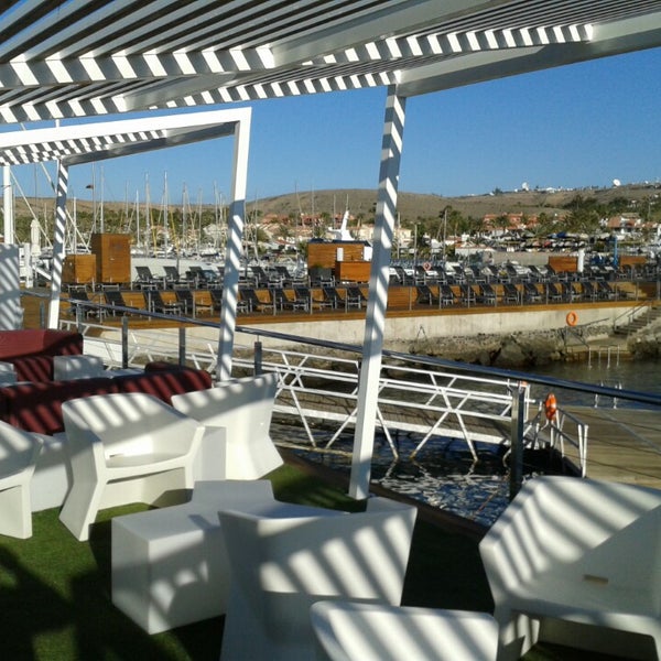 Das Foto wurde bei La Punta Yacht Club Pasito Blanco von Eugenio H. am 2/22/2013 aufgenommen