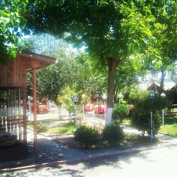 Esenbahçe Kuyu Kebabı Et Mangal Pirinççi�de Türk Restoranı