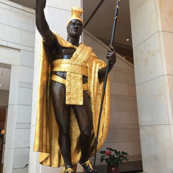 King Kamehameha Statue Northeast Washington 2 tips