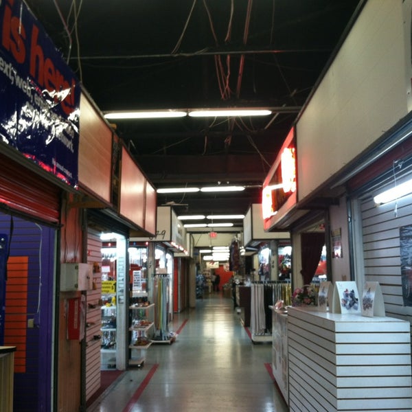 45th Street Flea market 2 tips from 106 visitors