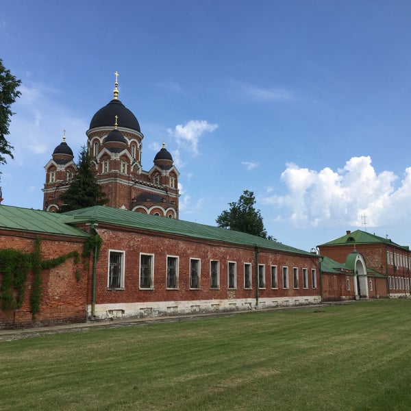 Колокольня и Владимирский собор Спасо-Бородинского монастыря