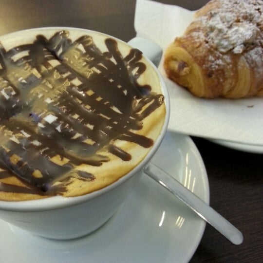 Das Foto wurde bei La Nevateria &quot;Sweets &amp; Coffee&quot; von Dani P. am 2/9/2013 aufgenommen