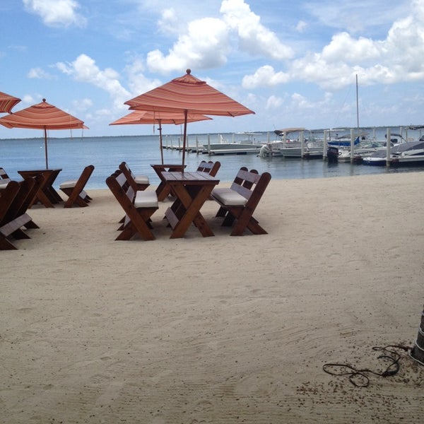 4/24/2014 tarihinde Fernando A.ziyaretçi tarafından Kaibo restaurant . beach bar . marina'de çekilen fotoğraf