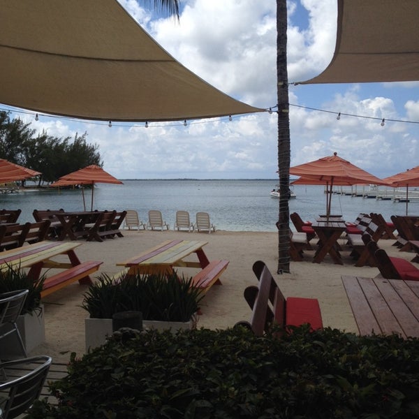 4/8/2014 tarihinde Fernando A.ziyaretçi tarafından Kaibo restaurant . beach bar . marina'de çekilen fotoğraf