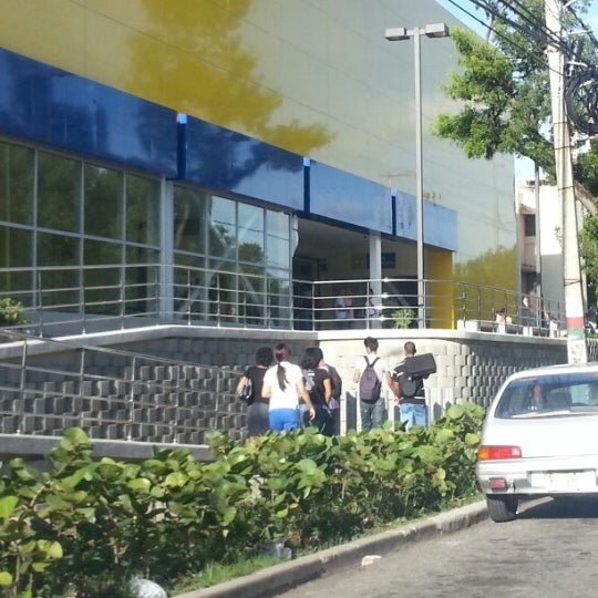 Multicentro La Sirena Gran tienda en Santo Domingo