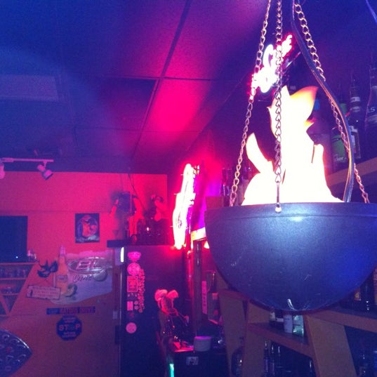 Photo taken at McWells Restaurant &amp; Bar by Bing F. on 10/3/2012
