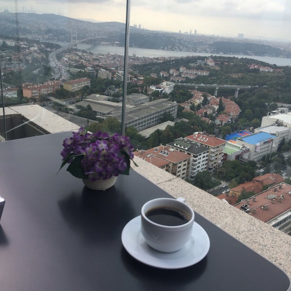 Снимок сделан в The Plaza Hotel Istanbul пользователем Selçuk A. 8/23/2016