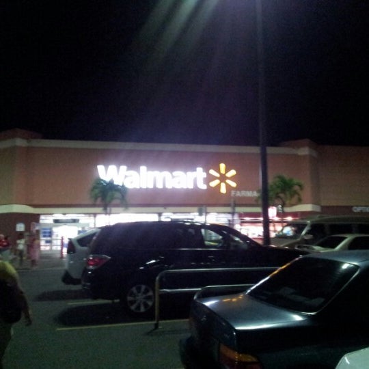 Walmart Guayama, Guayama Municipio