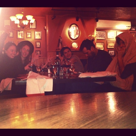Foto tirada no(a) DeStefano&#39;s Steakhouse por micilin o. em 11/2/2012