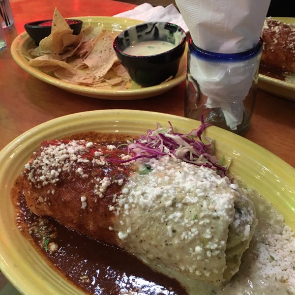 Снимок сделан в Fred&#39;s Mexican Cafe пользователем Darren C. 10/20/2016