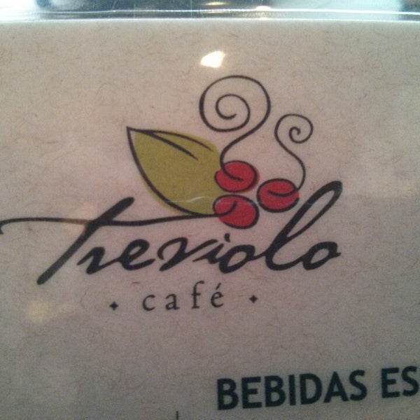 รูปภาพถ่ายที่ Treviolo Café โดย Thiago L. เมื่อ 6/21/2013