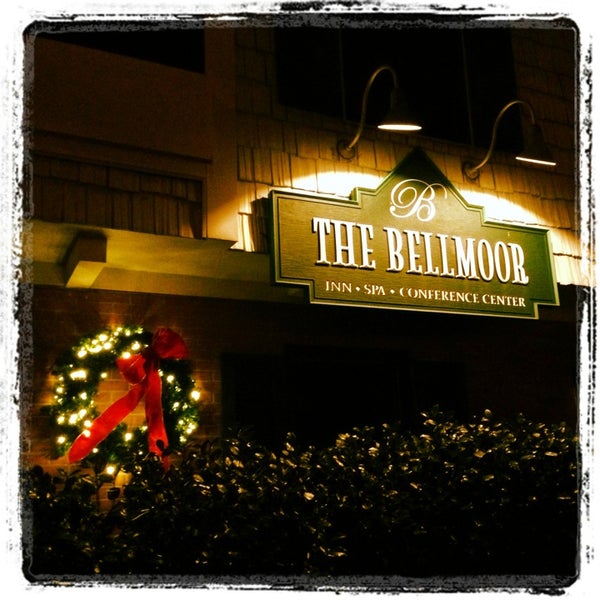 Photo taken at The Bellmoor Inn and Spa by Stevie J. on 12/31/2012