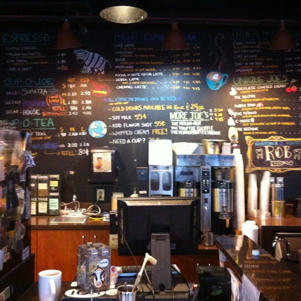 Foto tomada en Mo&#39;Joe Coffee House  por Laura el 1/5/2013