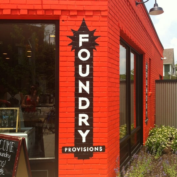 รูปภาพถ่ายที่ Foundry Provisions โดย Laura เมื่อ 6/8/2013