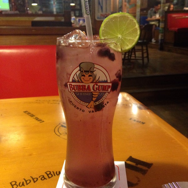 Photo taken at Bubba Gump Shrimp Co. by Linda R. on 7/11/2015