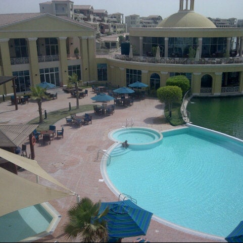 Das Foto wurde bei Courtyard by Marriott Dubai, Green Community von Moody M. am 7/2/2013 aufgenommen
