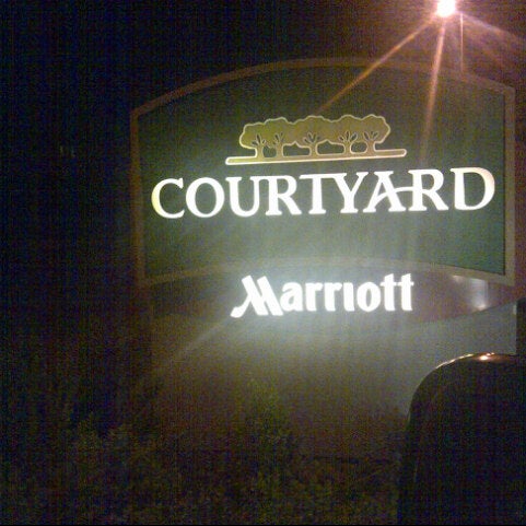 7/2/2013にMoody M.がCourtyard by Marriott Dubai, Green Communityで撮った写真