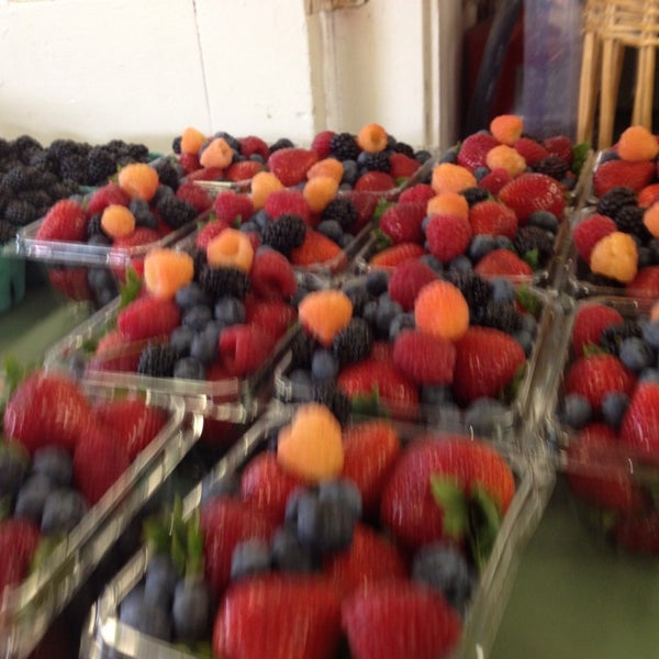 8/17/2013 tarihinde Cricky C.ziyaretçi tarafından Amagansett Farmers Market'de çekilen fotoğraf