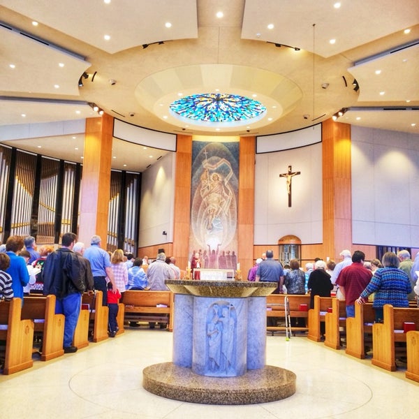 รูปภาพถ่ายที่ St. Monica Catholic Church โดย ghaley17 เมื่อ 3/30/2014