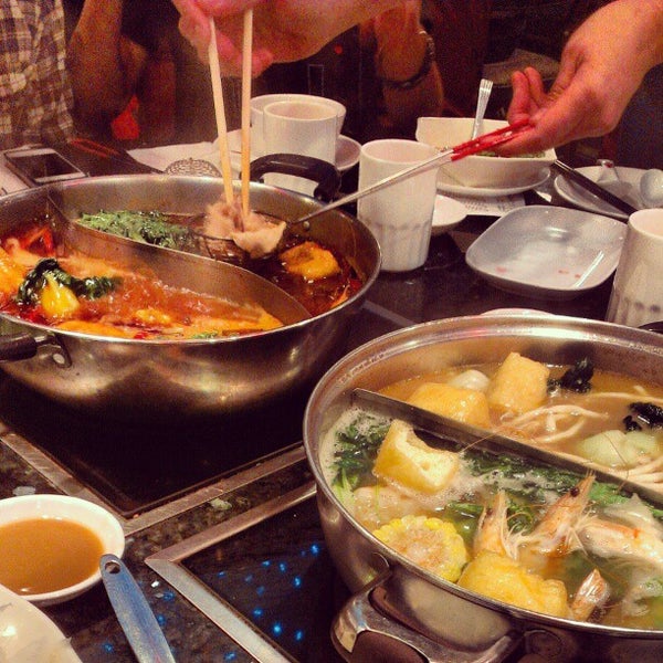 Photo taken at Fatty Cow Seafood Hot Pot 小肥牛火鍋專門店 by April D. on 3/6/2013