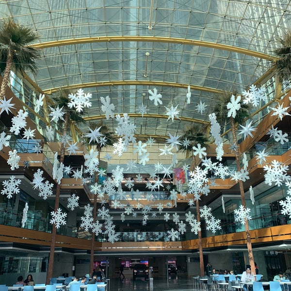 Photo taken at GM Renaissance Center by Beebz on 2/3/2020
