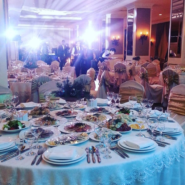 รูปภาพถ่ายที่ Lotte City Hotel Tashkent Palace โดย Nugman K. เมื่อ 12/18/2015