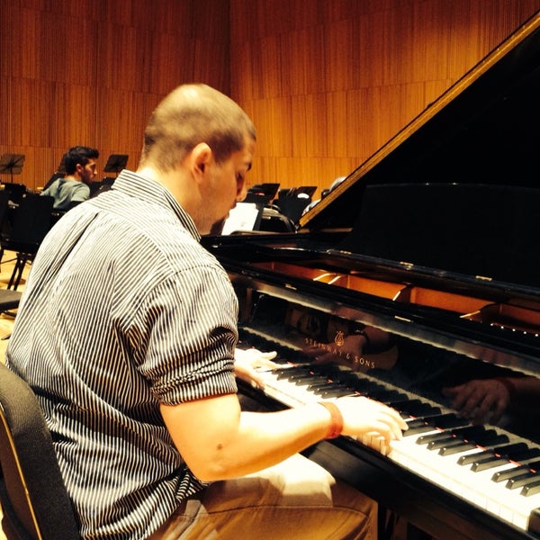 Foto tirada no(a) DiMenna Center for Classical Music por Yakup A. em 9/8/2013
