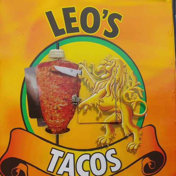 Foto diambil di Leo&#39;s Taco Truck oleh Nathan R. pada 4/2/2021