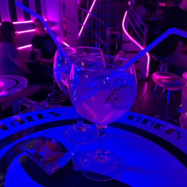 รูปภาพถ่ายที่ Plata Cocktail Bar Barcelona โดย Daniel M. เมื่อ 8/2/2019