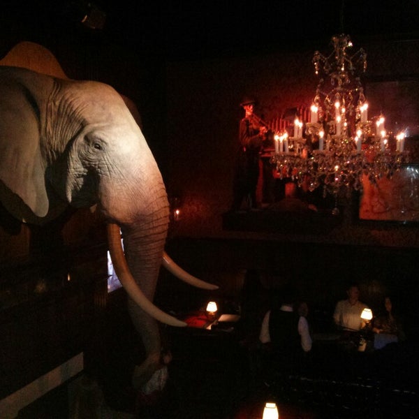 Foto diambil di Jekyll &amp; Hyde Club | Restaurant &amp; Bar oleh Ivan M. pada 3/22/2013