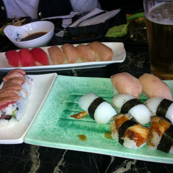 3/29/2013에 Terre J.님이 Raku Sushi에서 찍은 사진