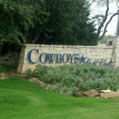 Foto scattata a Cowboys Golf Club da Richard G. il 10/11/2012