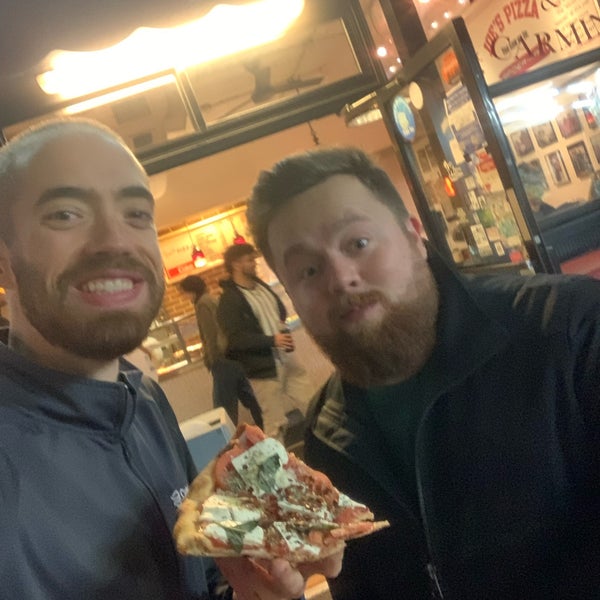 Foto tomada en Joe&#39;s Pizza  por Noah B. el 11/15/2021
