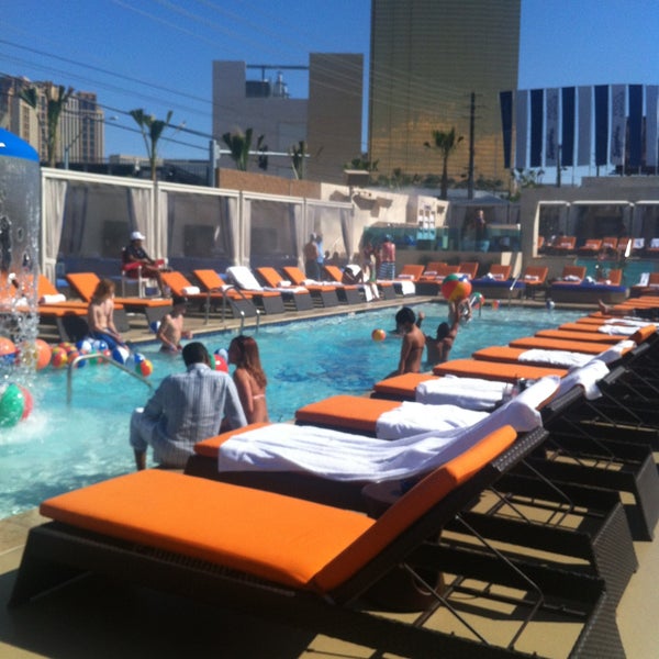 Foto tirada no(a) Sapphire Pool &amp; Dayclub Las Vegas por Kevin L. em 5/12/2013